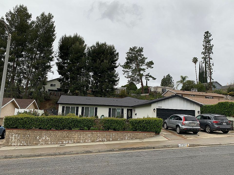 1st image of 23040 Cerca Dr