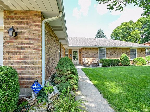 3rd image of 4895 Franlou Ave
