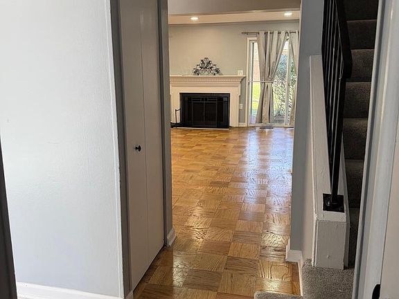 2nd image of 1901 Greenberry Rd