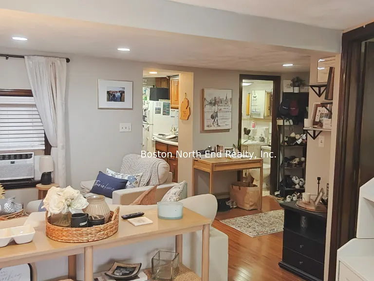 16 Parmenter St #3L — Photo 6