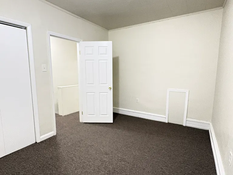 2nd middle bedroom