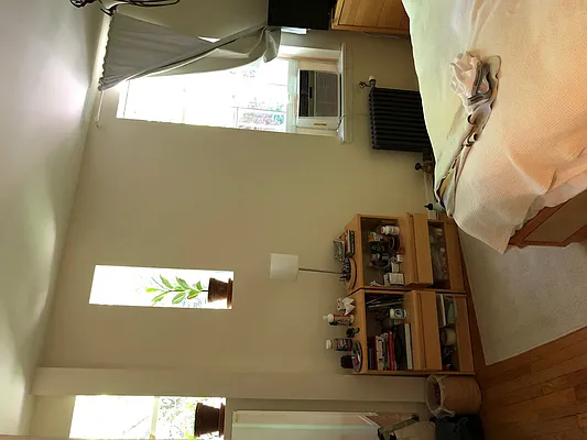 Rented by Downtown Realty Group LTD | media 30