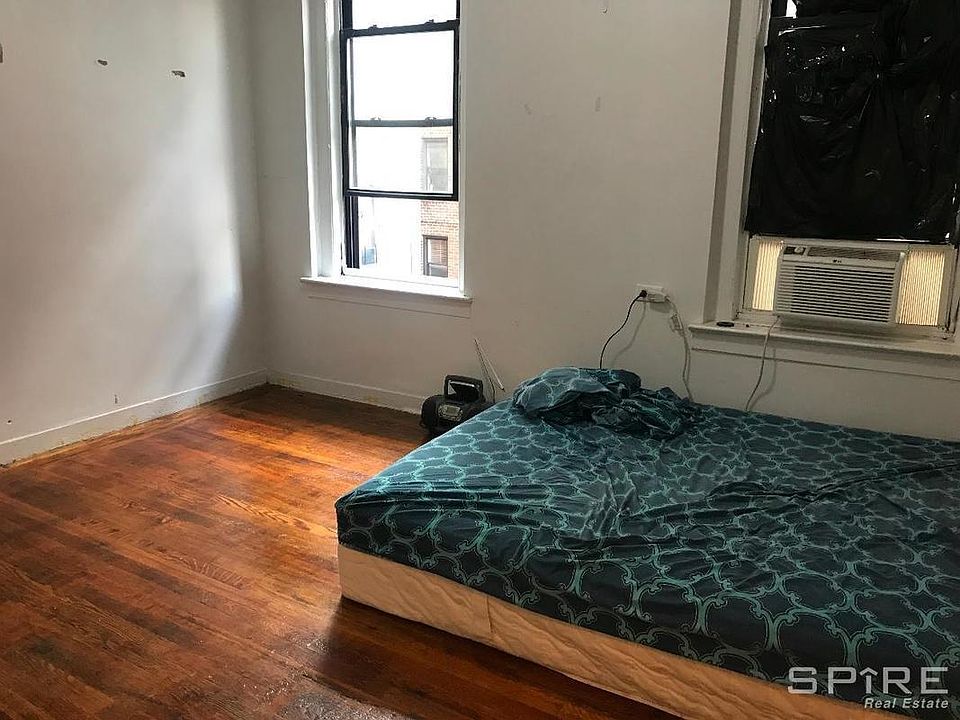 2nd image of 4329 Broadway APT 3B