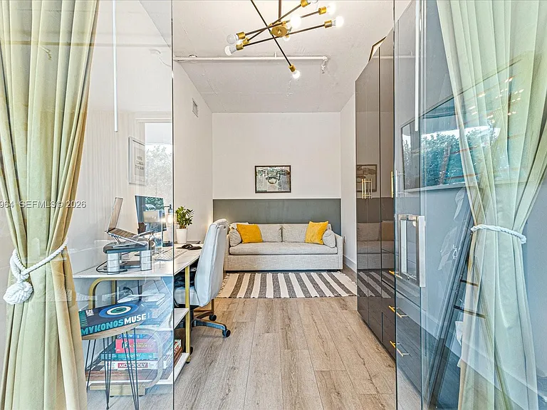 1700 Meridian Ave #203 — Photo 12