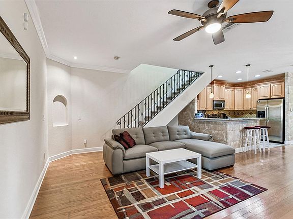 4th image of 116 S Fremont Ave Unit 3