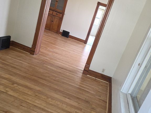 5th image of 309 N Maple St #311