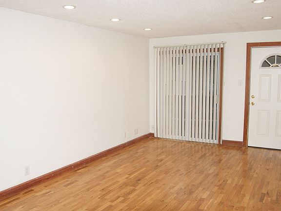 4th image of 8530 Webshire Ln #8542E