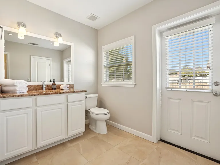 1003 W Princeton St — Photo 14