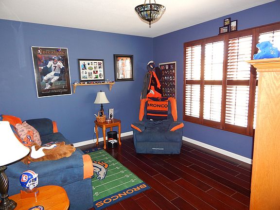 Formal Liv Rm or Office