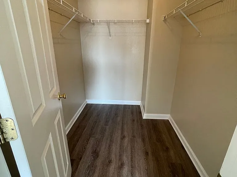 549 Blue Lake Dr — Photo 8