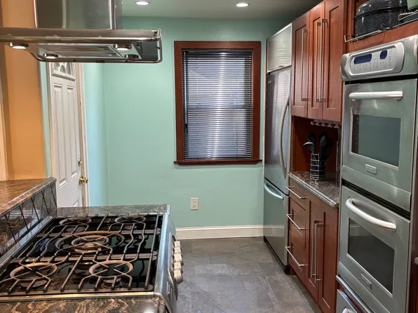 168-14 115th Avenue image 10 of 24