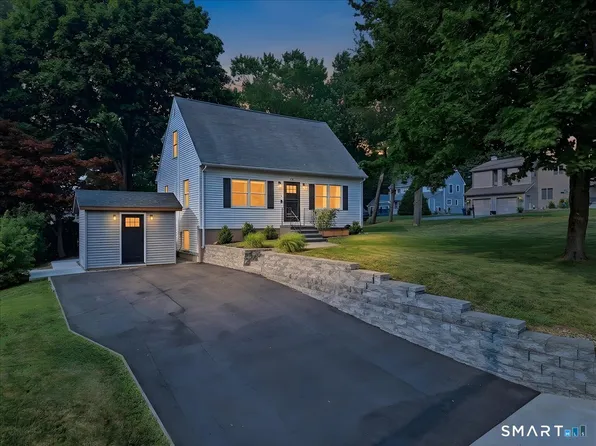 46 First Avenue, Waterford, CT 06385