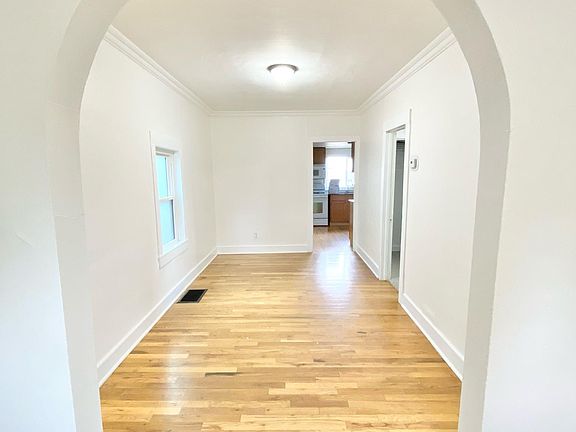 2nd image of 1515 W Nevada Pl