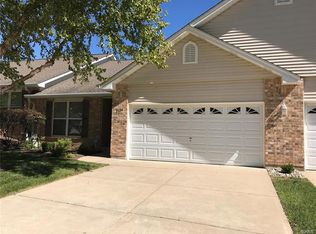 3124 Country Bluff Dr, Saint Charles, MO 63301