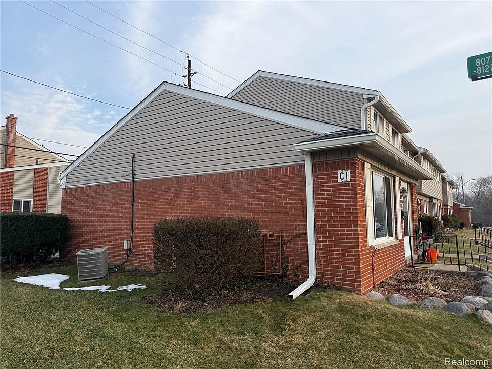8066 Coventry St, photo 15