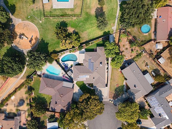 2nd image of 4447 Amador Pl