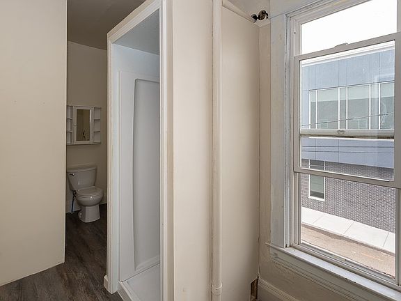 4th image of 3275 S Main St