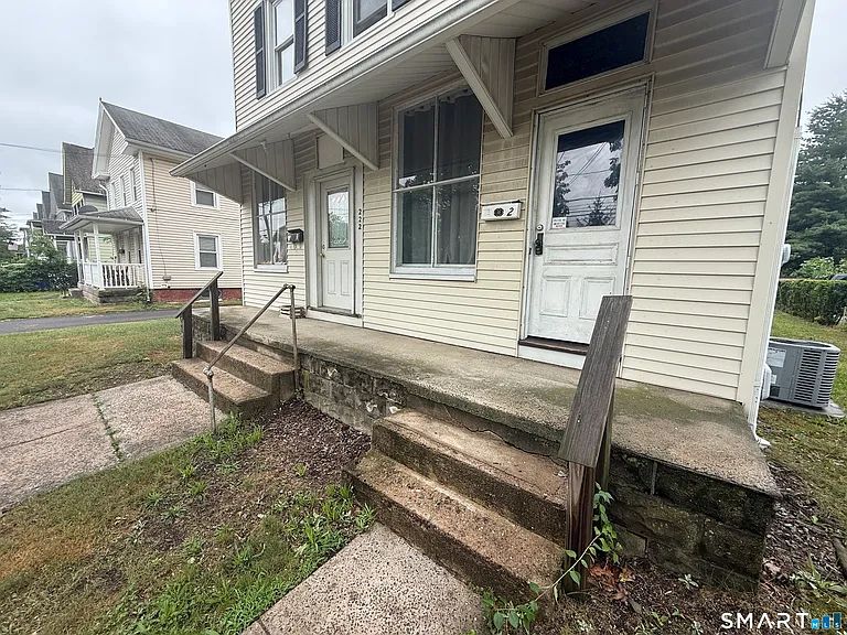 222 N Cherry St — Photo 24