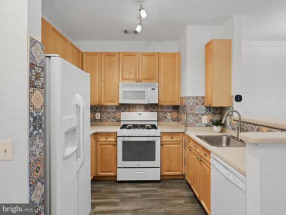 4th image of 9480 Virginia Center Blvd Unit 107