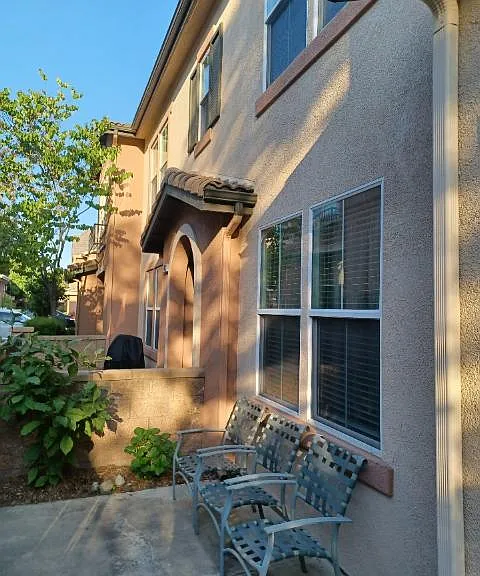 1497 Amsterdam Ct — Photo 18