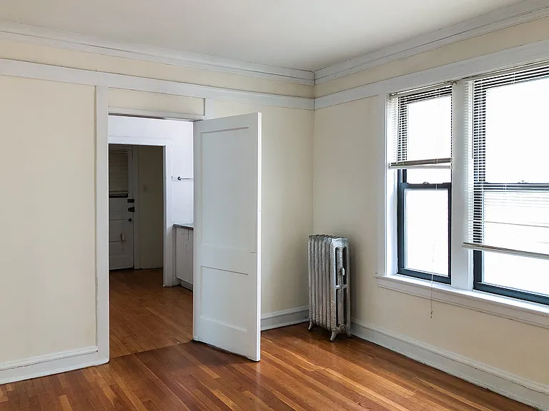 3933 1/2 N Keeler Ave #2E — Photo 13