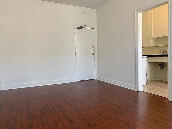 2nd image of 1819 N Kingsley Dr #103