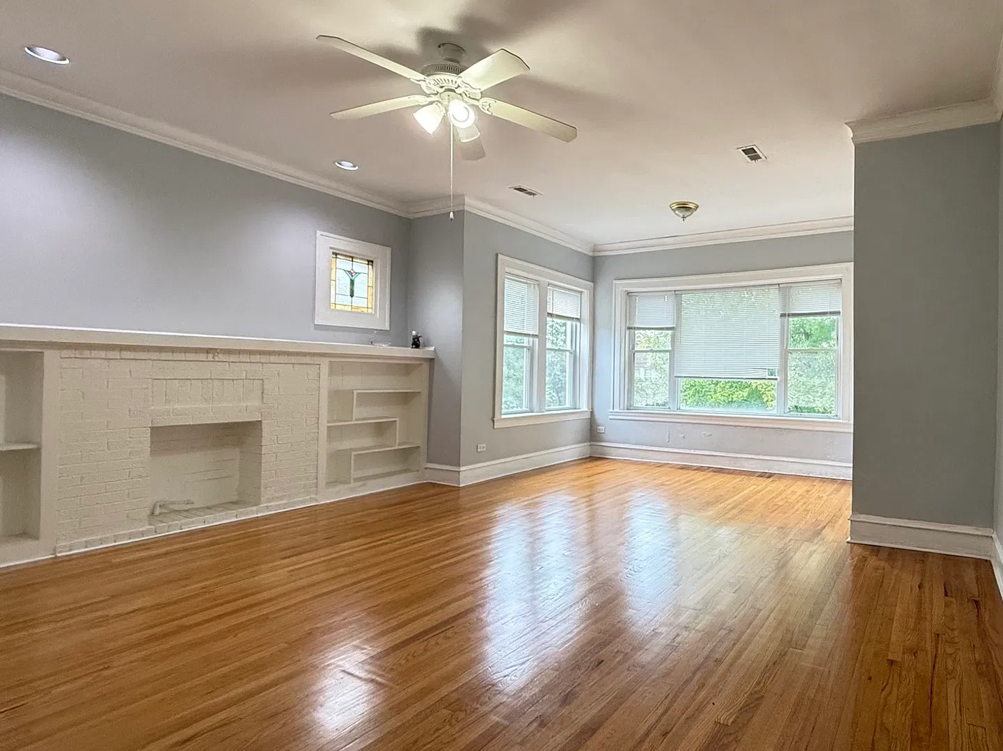 2 bed, 1000 sqft, $1,800 — Photo 2