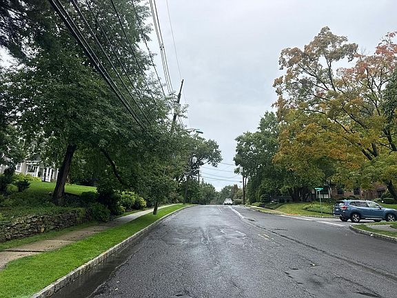 4th image of 48 Bellevue Ave