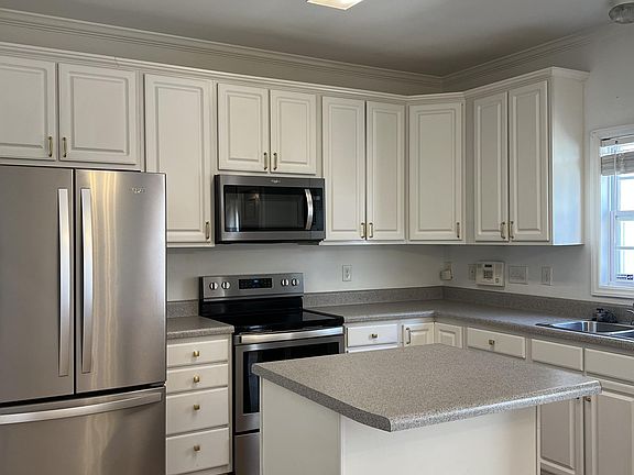 2nd image of 4451 Baylor St