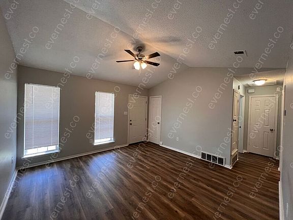2nd image of 3400 Laurelwood St