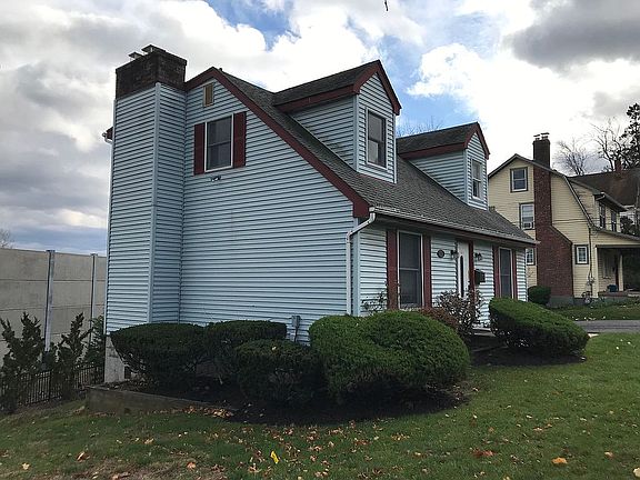 4th image of 317 South Broadway