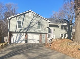 3707 Robin Ln, Saint Joseph, MO 64506