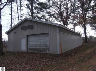 6651 Webb Rd, Hale, MI 48739