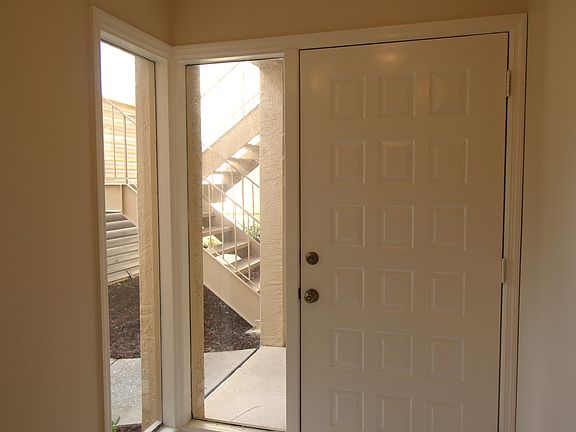 4th image of 143 Lindsay Ln #1