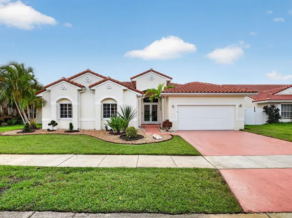 317 SW 185th Ter, Pembroke Pines, FL 33029