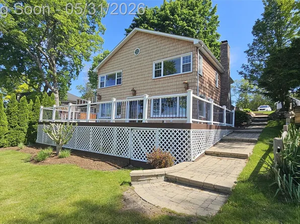 9619 Portage Lake Ave, Pinckney, MI 48169