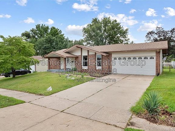 3rd image of 3726 Briargrove Dr