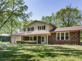 1137 Olivaire Ln, Saint Louis, MO 63132