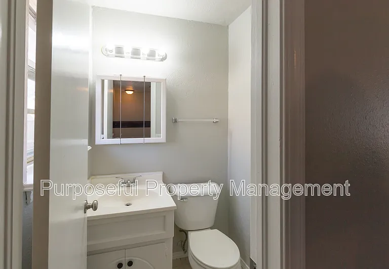 2624 N Markwell Ave — Photo 18
