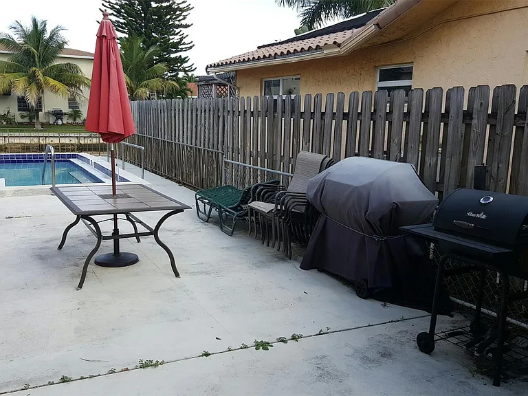 1401 NE 57th Pl #8 — Photo 3