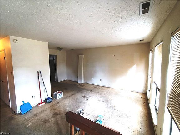4th image of 3608 Chase Ct