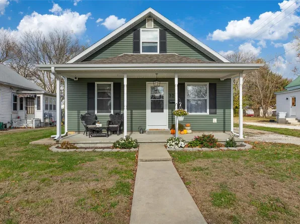 326 Church St, Carrollton, IL 62016