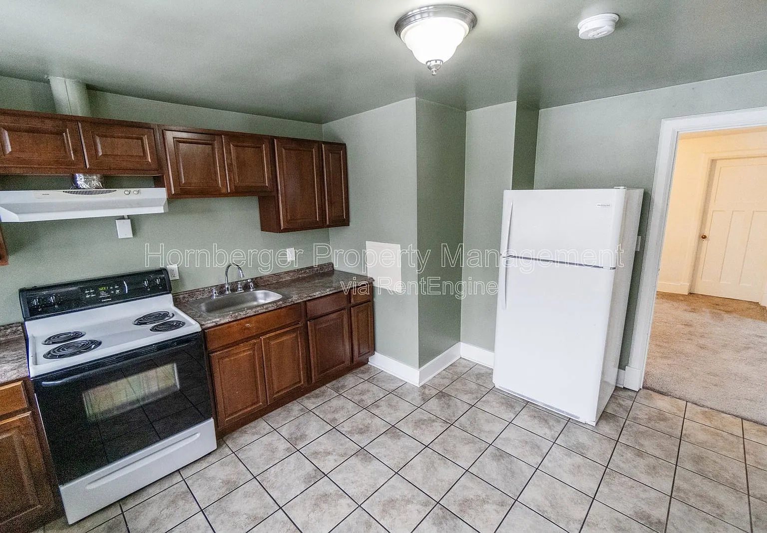 2 bed, 1.0 bath, 900 sqft, $1,250 — Photo 2