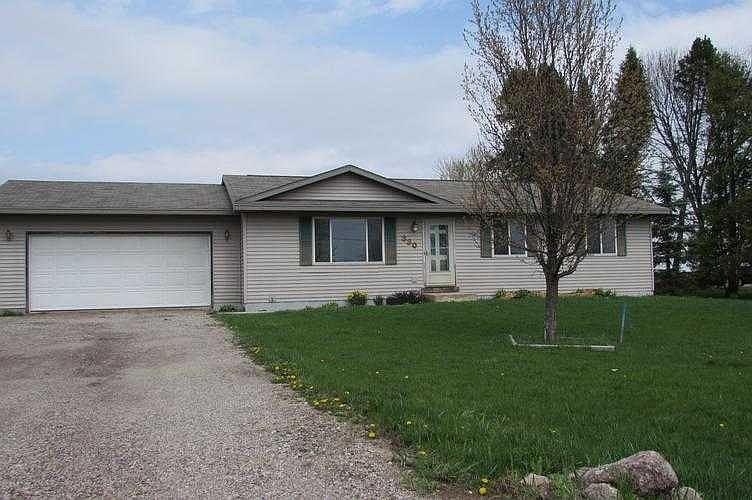 330 Walnut St, Manawa, WI 54949 Zillow