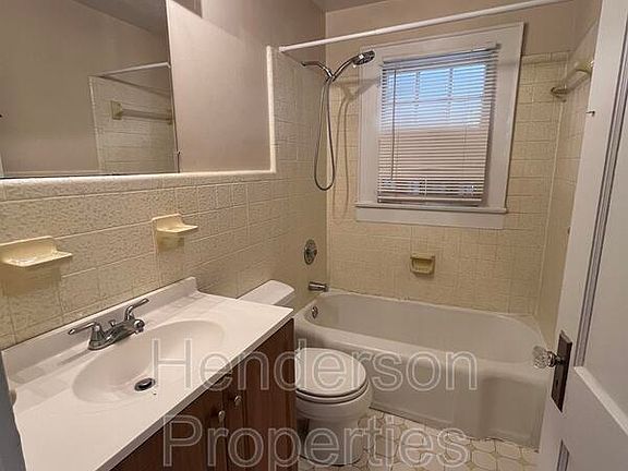 4th image of 135 Bradford Dr