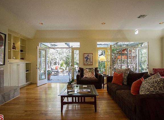 5th image of 2044 Fox Hills Dr