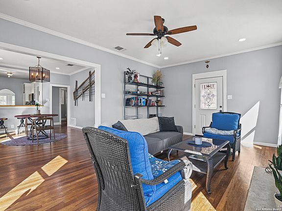 3rd image of 281 Hermine Blvd