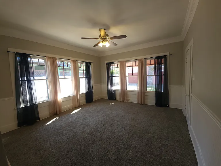 1138 W Magnolia Ave — Photo 18