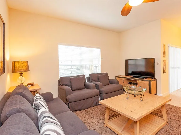 8923 Candy Palm Rd — Photo 3