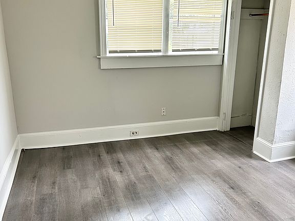 2nd image of 3725 Stuart St